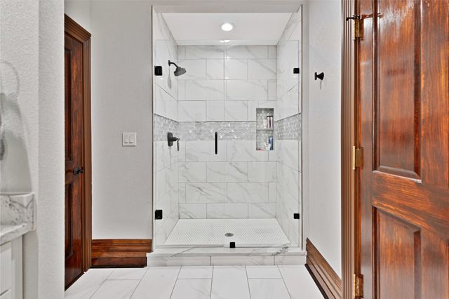 304 N Church Street, Pilot Point, TX 76258