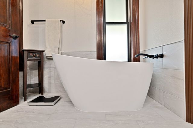 304 N Church Street, Pilot Point, TX 76258