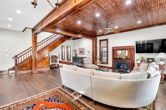 304 N Church Street, Pilot Point, TX 76258