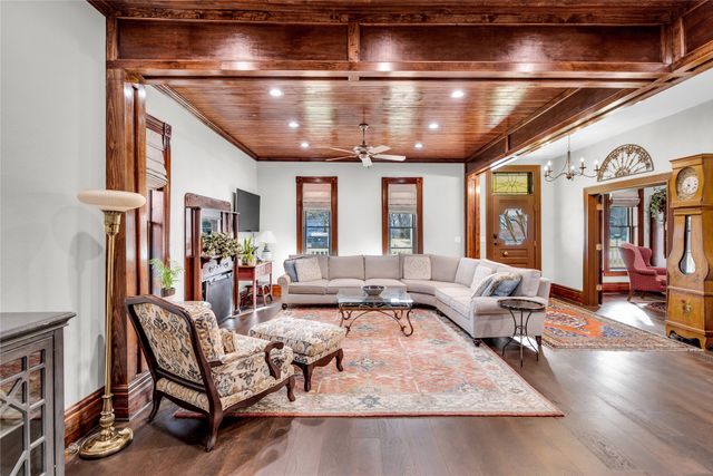 304 N Church Street, Pilot Point, TX 76258