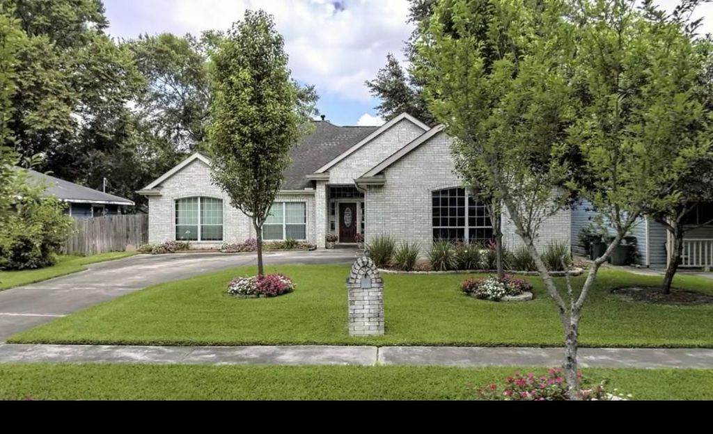 1914 Restridge Drive, Houston, TX 77055