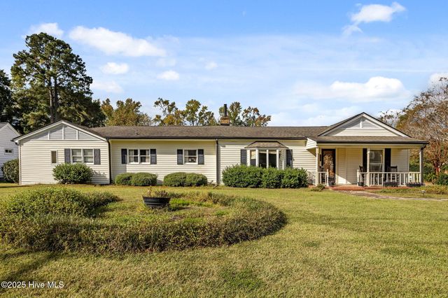 5980 May Boulevard, Farmville, NC 27828