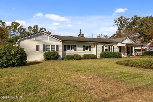 5980 May Boulevard, Farmville, NC 27828