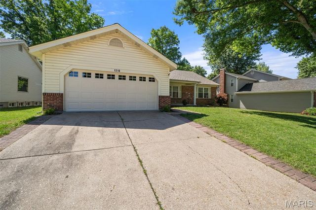 1316 Westbrooke Terrace Drive, Ballwin, MO 63021