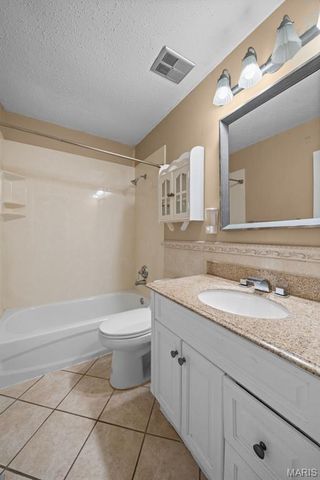 1316 Westbrooke Terrace Drive, Ballwin, MO 63021
