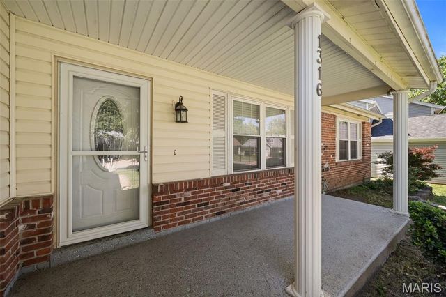 1316 Westbrooke Terrace Drive, Ballwin, MO 63021