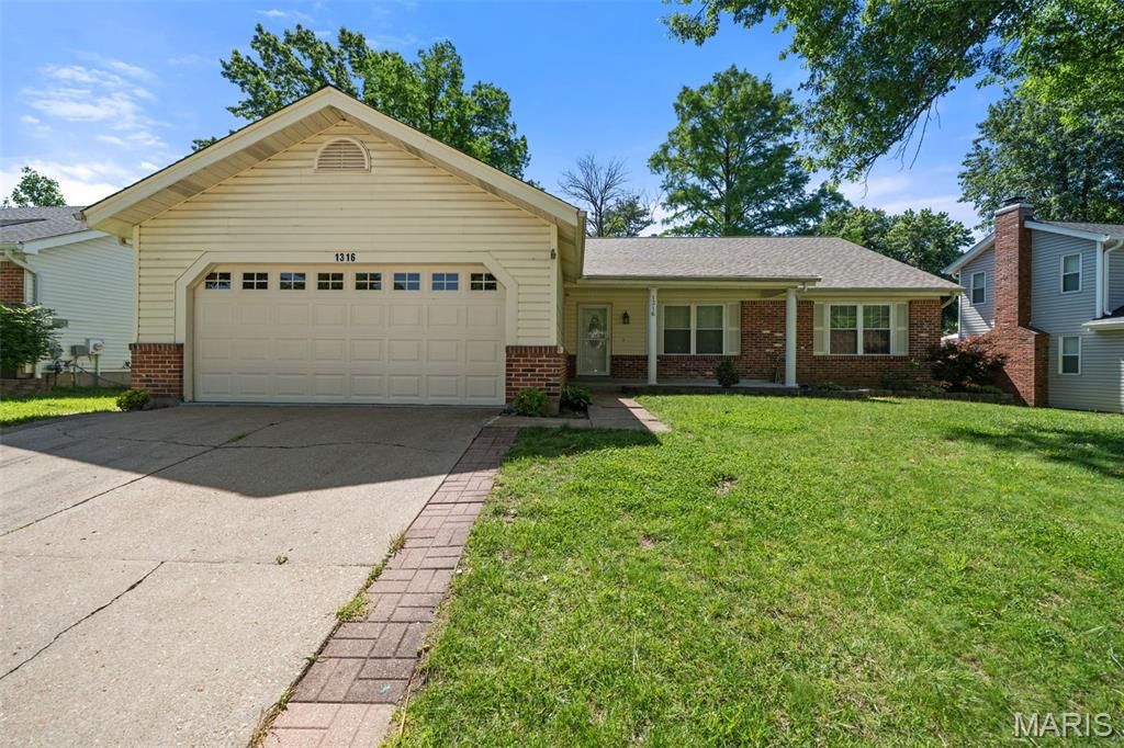 1316 Westbrooke Terrace Drive, Ballwin, MO 63021