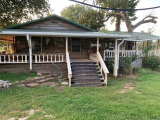 216 N River Road, Webbers Falls, OK 74470