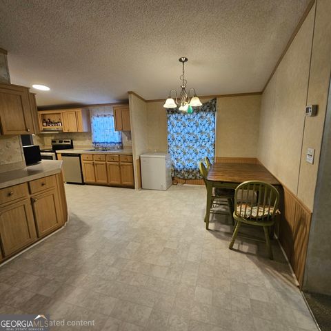 437 Burkhalter Circle, Claxton, GA 30417