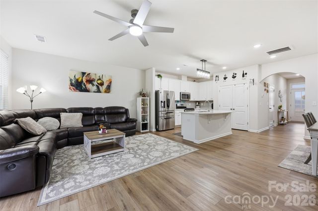 6029 Chelsea Oaks Ridge, Fort Mill, SC 29708