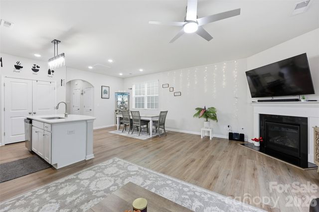 6029 Chelsea Oaks Ridge, Fort Mill, SC 29708