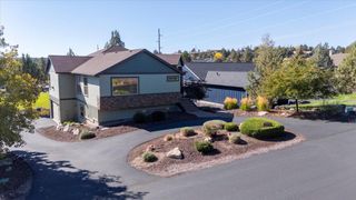 1940 Murrelet Drive, Redmond, OR 97756