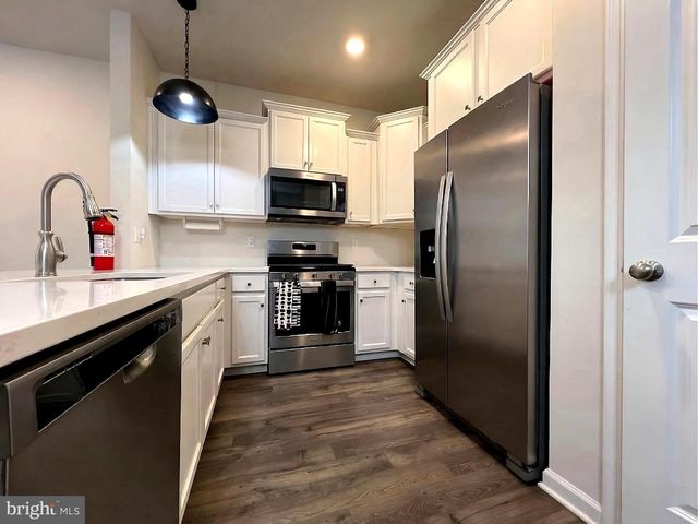 4 PEREGRINE WAY, Burlington, NJ 08016