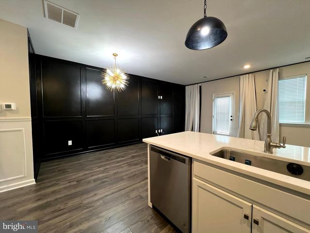 4 PEREGRINE WAY, Burlington, NJ 08016