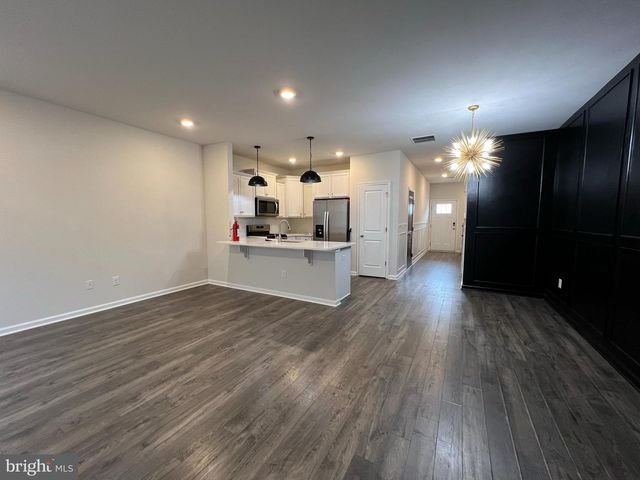 4 PEREGRINE WAY, Burlington, NJ 08016