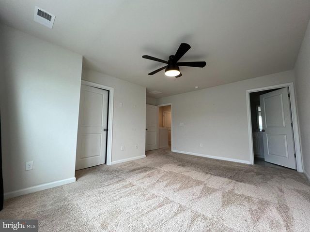 4 PEREGRINE WAY, Burlington, NJ 08016