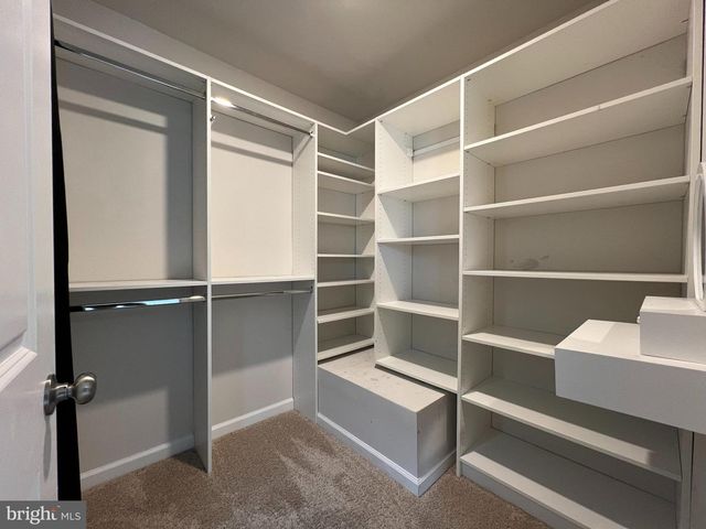 4 PEREGRINE WAY, Burlington, NJ 08016