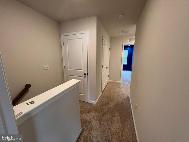 4 PEREGRINE WAY, Burlington, NJ 08016