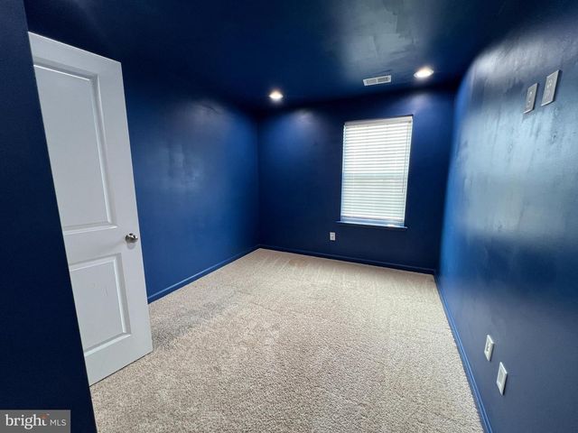 4 PEREGRINE WAY, Burlington, NJ 08016