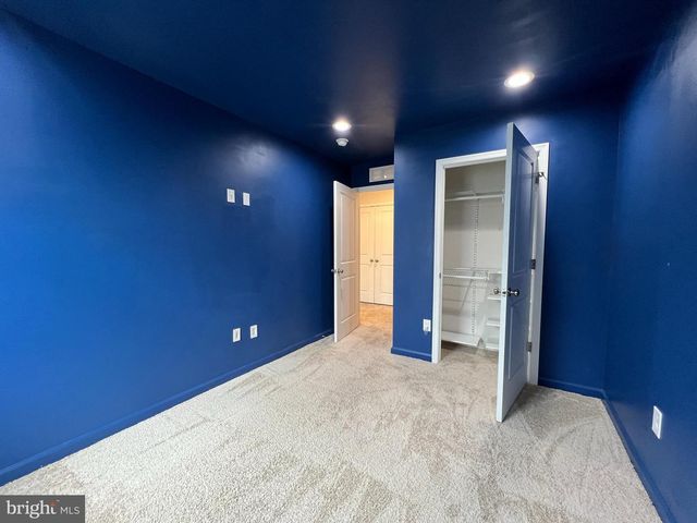 4 PEREGRINE WAY, Burlington, NJ 08016