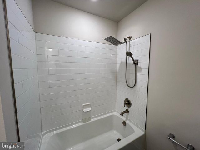 4 PEREGRINE WAY, Burlington, NJ 08016