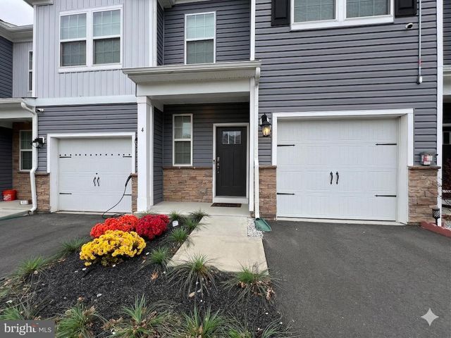 4 PEREGRINE WAY, Burlington, NJ 08016