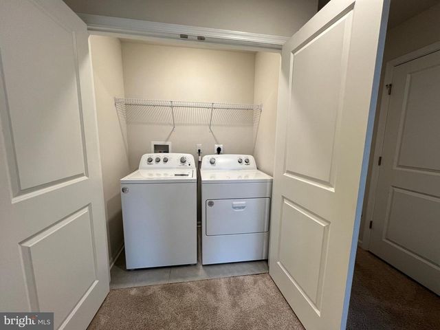 4 PEREGRINE WAY, Burlington, NJ 08016