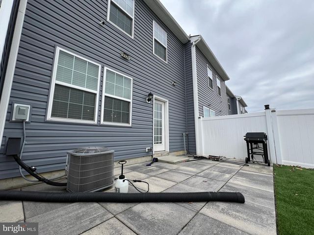 4 PEREGRINE WAY, Burlington, NJ 08016