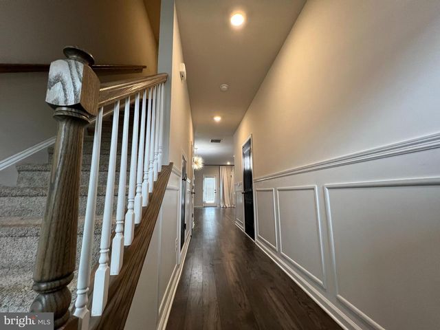 4 PEREGRINE WAY, Burlington, NJ 08016