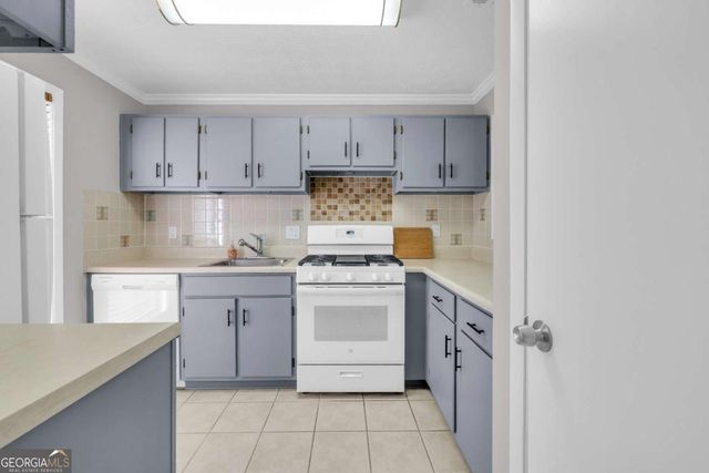 901 River Run Drive, Atlanta, GA 30350