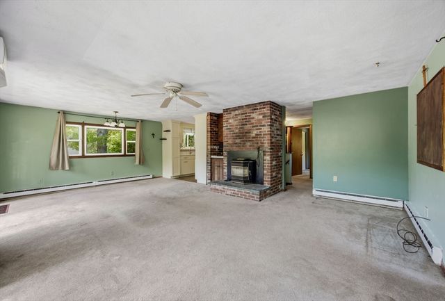 7 Buzzards Bay Dr, Plymouth, MA 02360