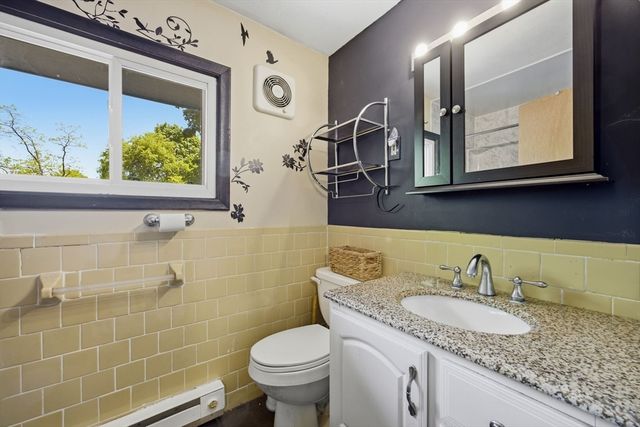 7 Buzzards Bay Dr, Plymouth, MA 02360