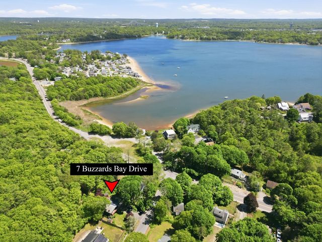 7 Buzzards Bay Dr, Plymouth, MA 02360