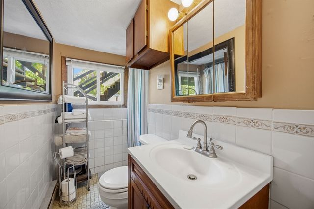 7 Buzzards Bay Dr, Plymouth, MA 02360