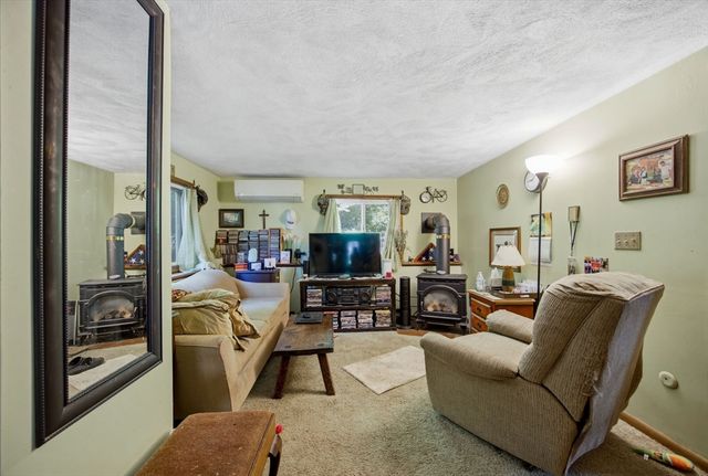 7 Buzzards Bay Dr, Plymouth, MA 02360
