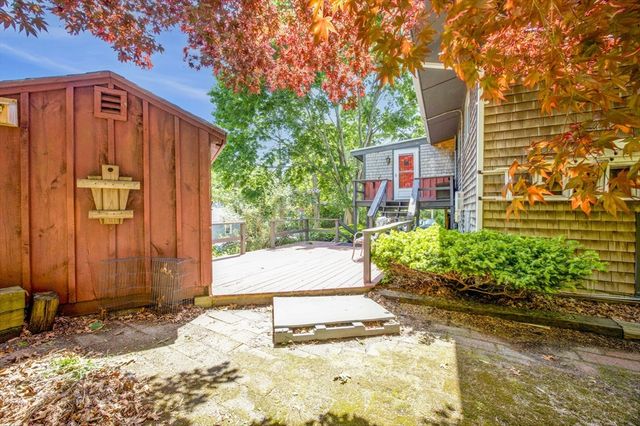 7 Buzzards Bay Dr, Plymouth, MA 02360