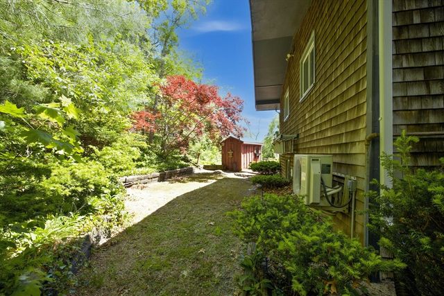 7 Buzzards Bay Dr, Plymouth, MA 02360