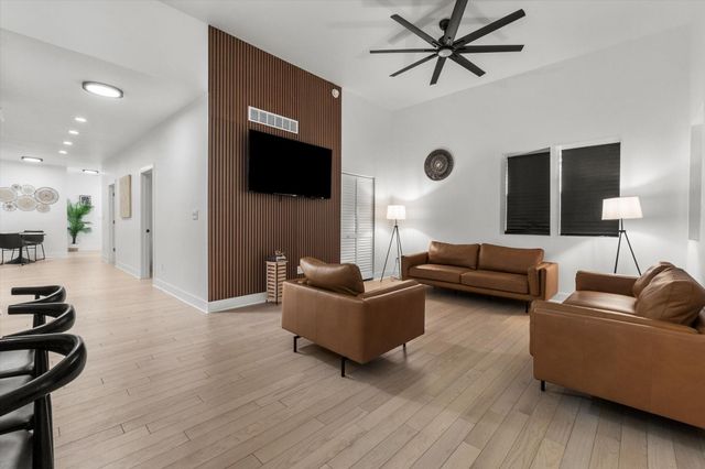 1463 Indianapolis Boulevard, Whiting, IN 46394