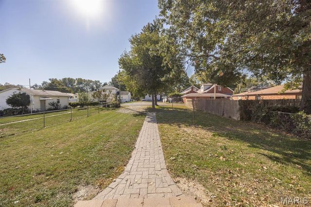 746 Maple Street, Collinsville, IL 62234