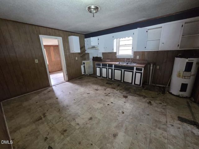 208 S Ethel Street, Selma, NC 27576