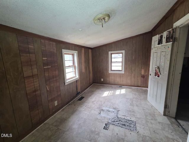 208 S Ethel Street, Selma, NC 27576