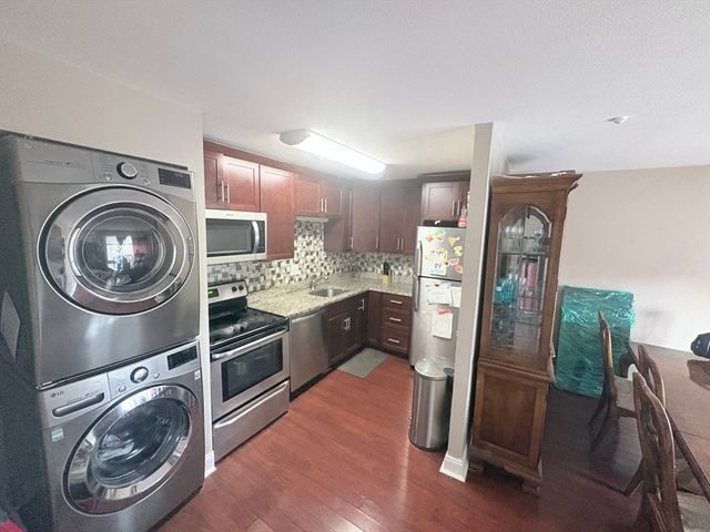 75-77 Colonel Bell Dr. 77-11, Brockton, MA 02301