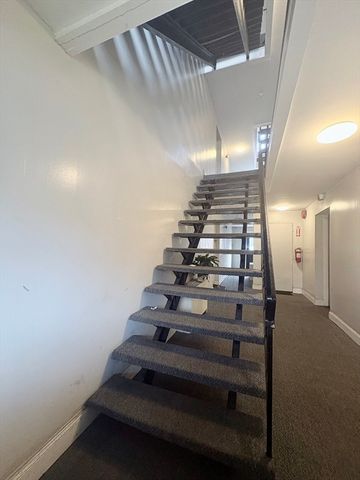 75-77 Colonel Bell Dr. 77-11, Brockton, MA 02301