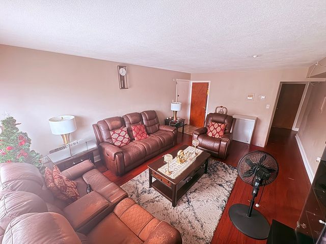 75-77 Colonel Bell Dr. 77-11, Brockton, MA 02301