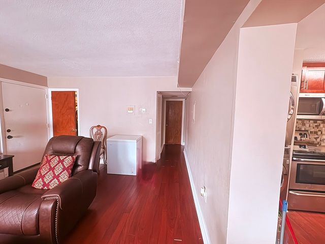 75-77 Colonel Bell Dr. 77-11, Brockton, MA 02301