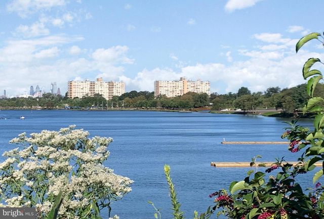 215 CONARD AVE, Collingswood, NJ 08108