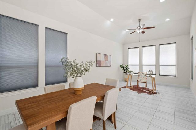 2601 Hudson LN, Leander, TX 78641