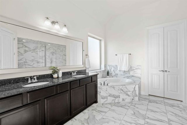 2601 Hudson LN, Leander, TX 78641