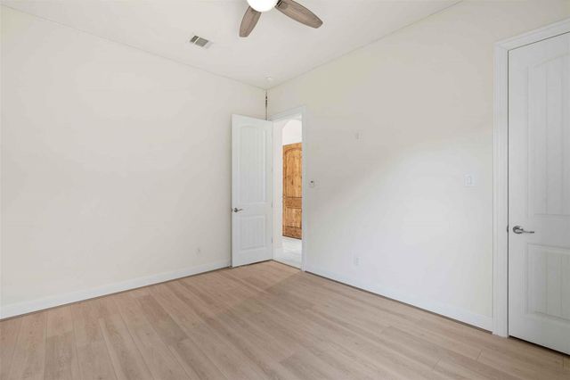 2601 Hudson LN, Leander, TX 78641