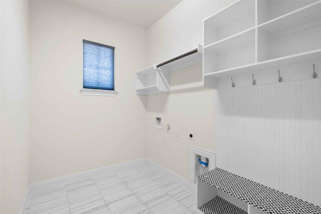 2601 Hudson LN, Leander, TX 78641